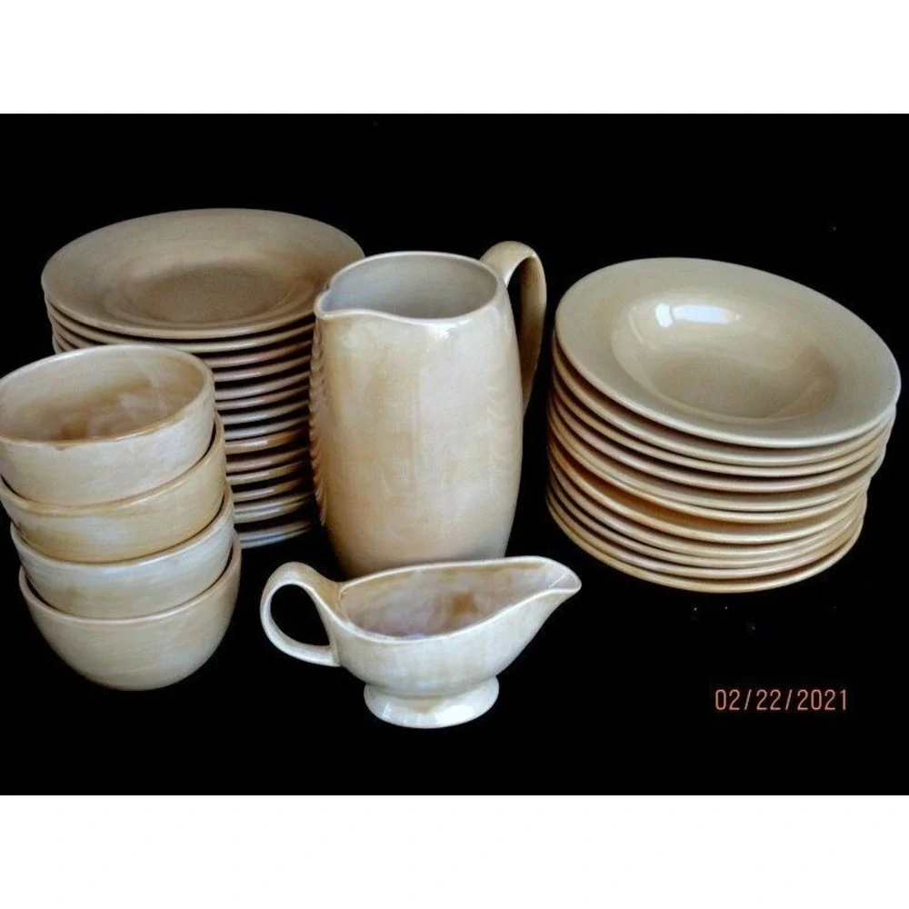 Pottery Barn Sausalito Amber Gold Rim Soup/Pasta Bowl Hand‎ Painted